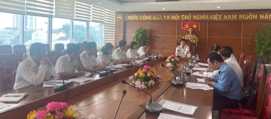 Các đơn vị họp bàn, thống nhất các nội dung đề xuất thành lập Đoàn liên ngành. Ảnh: Sơn Ca. Các đơn vị họp bàn, thống nhất các nội dung đề xuất thành lập Đoàn liên ngành. Ảnh: Sơn Ca.