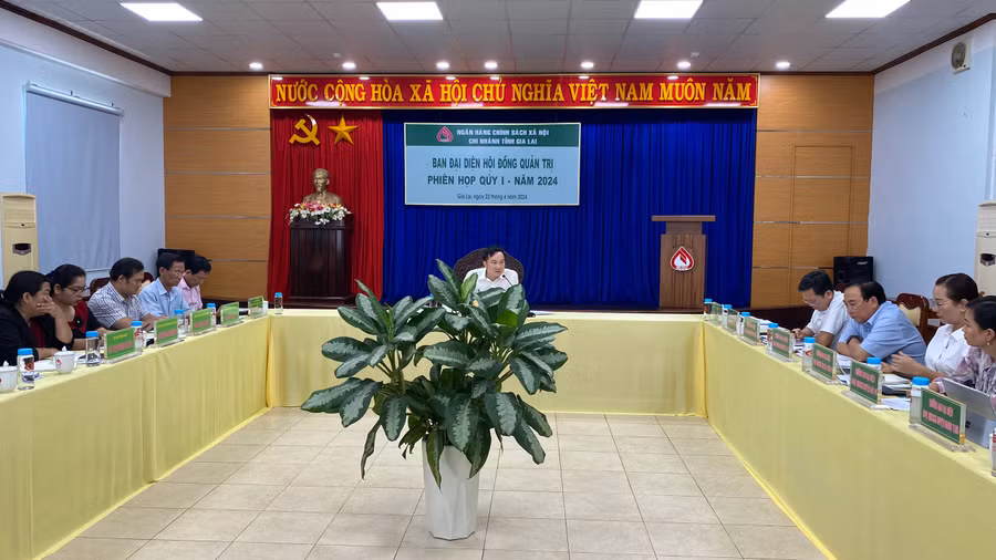 Đồng chí Nguyễn Tuấn Anh-Ủy viên Ban Thường vụ, Phó Chủ tịch UBND tỉnh chủ trì phiên họp Ban đại diện Hội đồng quản trị NHCSXH tỉnh. Ảnh: Sơn Ca