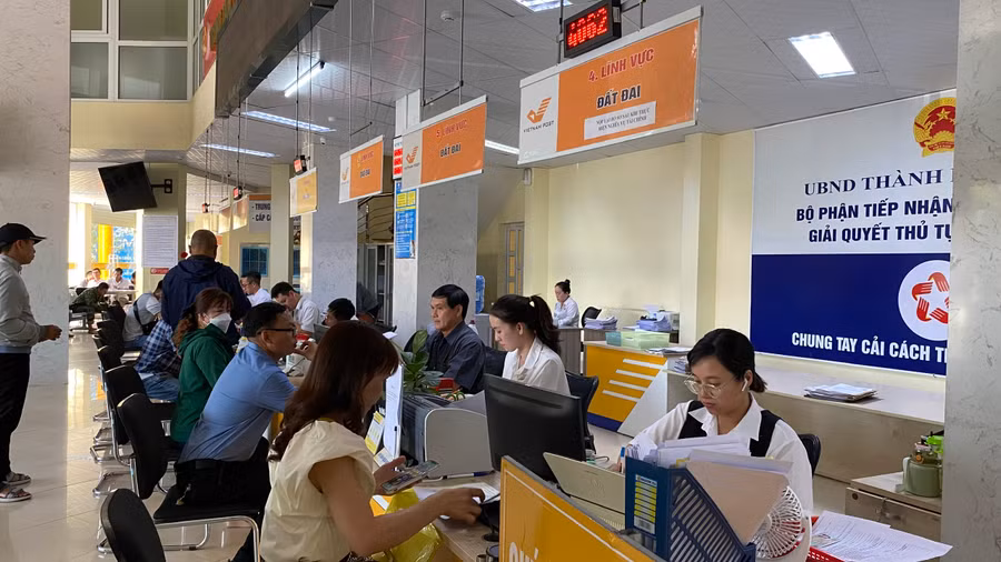 Từ đầu tháng 3-2024, số lượng hồ sơ liên quan đến chuyển nhượng, chuyển đổi mục đích sử dụng đất có xu hướng tăng nhẹ. Ảnh: Sơn Ca.