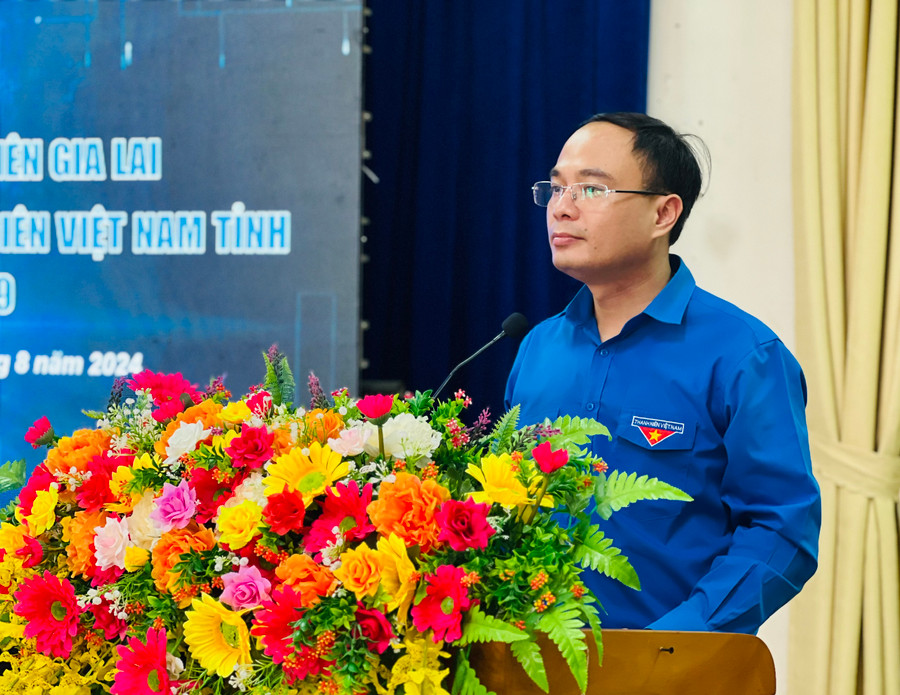 Phó Bí thư Tỉnh Đoàn, Chủ tịch Hội LHTN Việt Nam tỉnh Đỗ Đức Thanh phát động đợt thi đua cao điểm. Ảnh: P.L Phó Bí thư Tỉnh Đoàn, Chủ tịch Hội LHTN Việt Nam tỉnh Đỗ Đức Thanh phát động đợt thi đua cao điểm. Ảnh: P.L