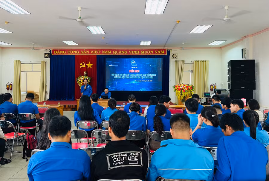 Quang cảnh lớp tập huấn kỹ năng, nghiệp vụ cho cán bộ Đoàn chuyên trách cấp huyện, Chủ tịch Hội LHTN VIệt Nam cấp cơ sở. Ảnh: M.N