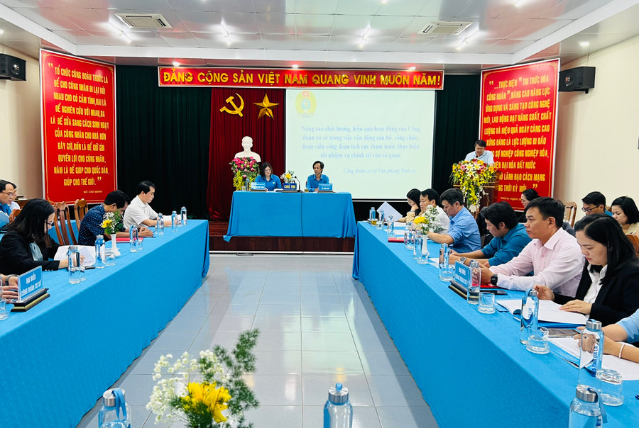 Quang cảnh hội thảo “Giải pháp nâng cao chất lượng, hiệu quả hoạt động của Công đoàn cơ sở”. Ảnh: P.L Quang cảnh hội thảo “Giải pháp nâng cao chất lượng, hiệu quả hoạt động của Công đoàn cơ sở”. Ảnh: P.L