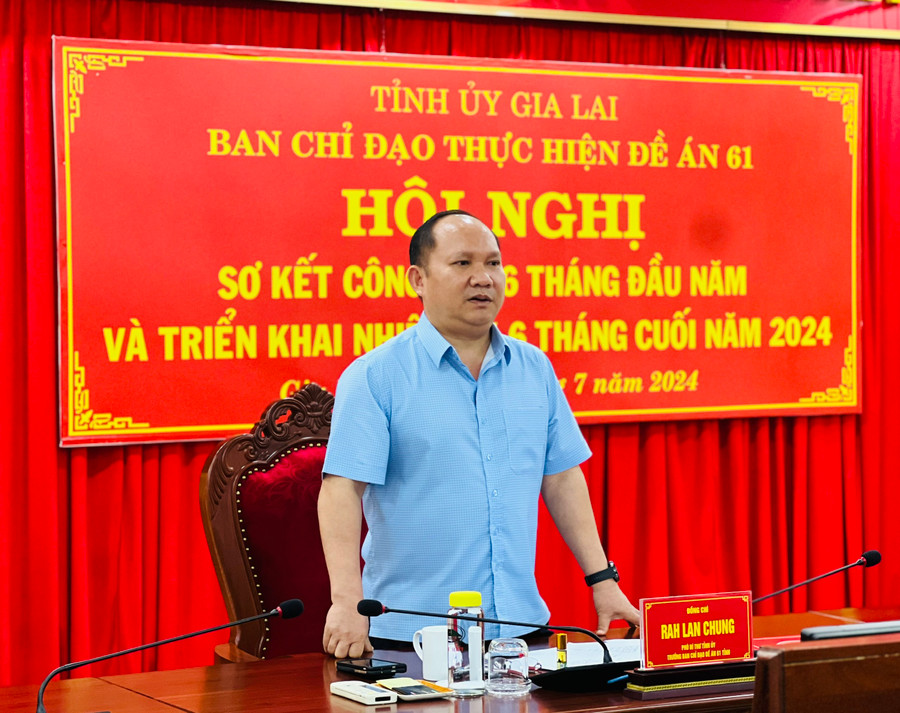 Phó Bí thư Tỉnh ủy Rah Lan Chung phát biểu chỉ đạo tại hội nghị. Ảnh: P.L Phó Bí thư Tỉnh ủy Rah Lan Chung phát biểu chỉ đạo tại hội nghị. Ảnh: P.L