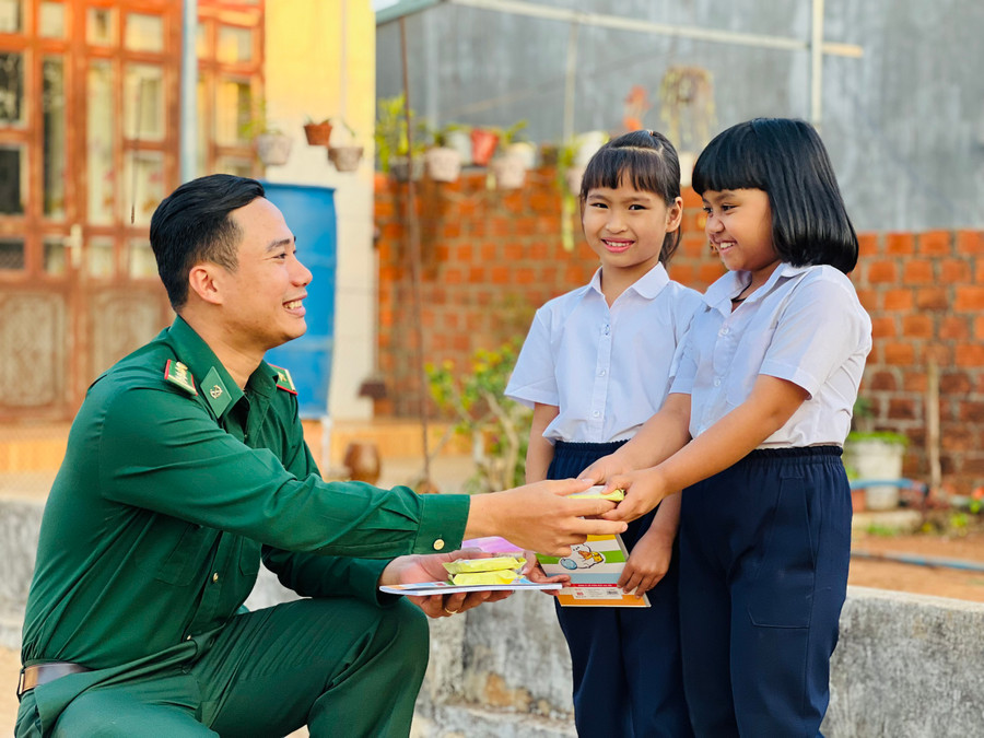 Thượng úy Hoàng Minh Hải-Trợ lý công tác quần chúng (Bộ Chỉ huy Bộ đội Biên phòng tỉnh) là 1 trong 2 thí sinh của tỉnh Gia Lai vào vòng bán kết hội thi báo cáo viên giỏi toàn quốc do Trung ương Đoàn TNCS Hồ Chí Minh tổ chức. Ảnh: P.L