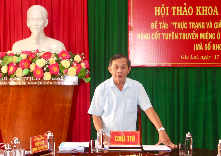 Trưởng ban Tuyên giáo Tỉnh ủy Huỳnh Thế Mạnh chủ trì hội thảo khoa học. Ảnh: P.L