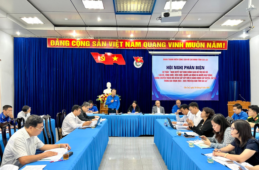 Quang cảnh hội nghị phản biện. Ảnh: P.L Quang cảnh hội nghị phản biện. Ảnh: P.L
