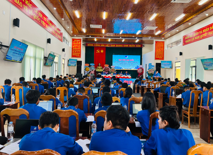 Quang cảnh Đại hội Hội LHTN Việt Nam huyện Mang Yang lần thứ V. Ảnh: P.L