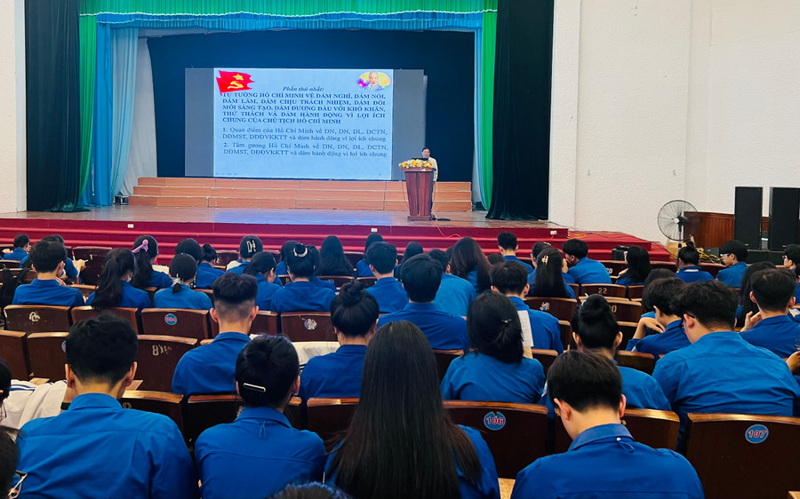 Quang cảnh lớp bồi dưỡng. Ảnh: M.N