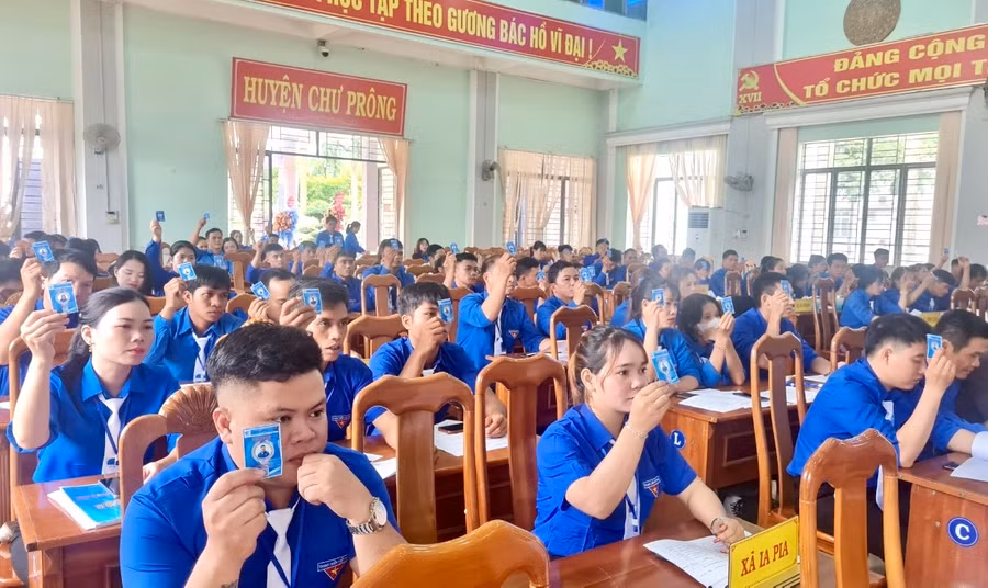 Các đại biểu hiệp thương chọn cử Ủy ban Hội LHTN Việt Nam huyện Chư Prông khóa VII. Ảnh: K.L