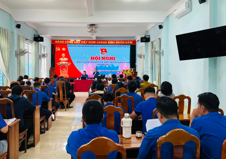 Quang cảnh hội nghị Ban Chấp hành lần thứ 10, khóa VIII. Ảnh P.L