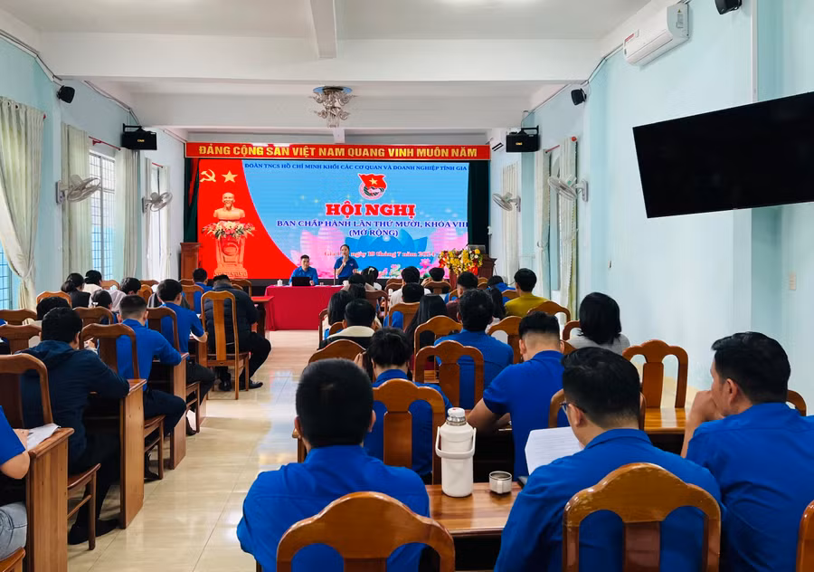 Quang cảnh hội nghị Ban Chấp hành lần thứ 10, khóa VIII. Ảnh P.L