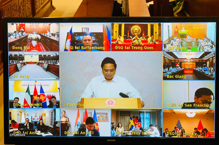 Hội nghị được tổ chức theo hình thức trực tiếp kết hợp trực tuyến đến các điểm cầu trong và nước ngoài. Ảnh: P.L Hội nghị được tổ chức theo hình thức trực tiếp kết hợp trực tuyến đến các điểm cầu trong và nước ngoài. Ảnh: P.L