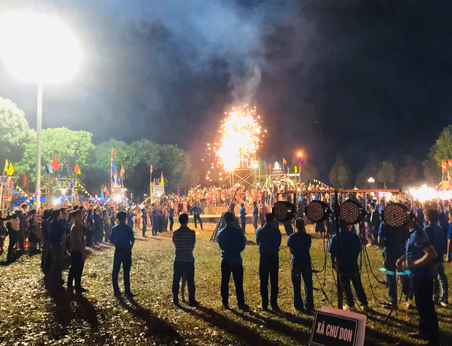 Hội trại giúp các cán bộ, hội viên thanh niên trau dồi kỹ năng, thắt chặt mối đoàn kết giữa các tổ chức Đoàn-Hội cơ sở. Ảnh: Nay Kut