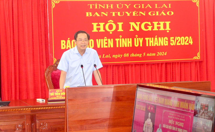 Phó Trưởng ban Thường trực Ban Tuyên giáo Tỉnh ủy Đỗ Tiến Đông chủ trì hội nghị. Ảnh: P.L