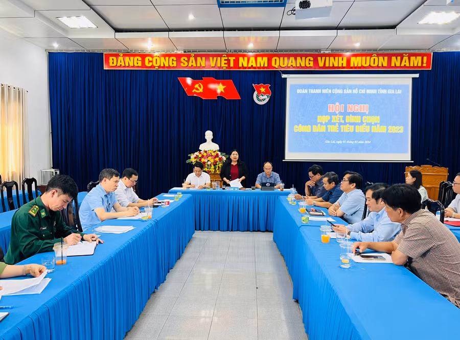 Quang cảnh hội nghị họp xét, bình chọn công dân trẻ tiêu biểu năm 2023. Ảnh: P.L