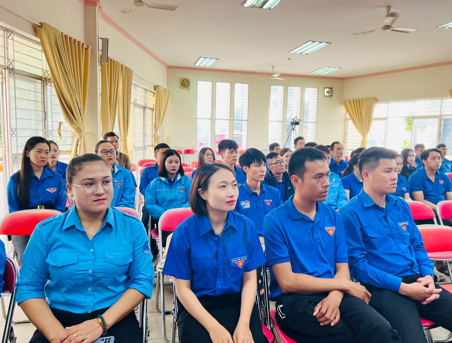 Các học viên tham gia lớp tập huấn kỹ năng nghiệp vụ Đoàn-Hội-Đội. Ảnh: M.N Các học viên tham gia lớp tập huấn kỹ năng nghiệp vụ Đoàn-Hội-Đội. Ảnh: M.N