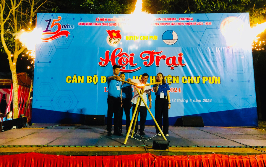 Hội trại cán bộ Đoàn-Hội huyện Chư Pưh lần thứ III được tổ chức nhằm chào mừng thành công Đại hội Hội LHTN Việt Nam huyện lần thứ IV. Ảnh: Nay Kut Hội trại cán bộ Đoàn-Hội huyện Chư Pưh lần thứ III được tổ chức nhằm chào mừng thành công Đại hội Hội LHTN Việt Nam huyện lần thứ IV. Ảnh: Nay Kut