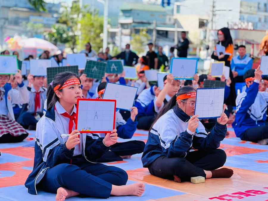 Các thí sinh tham gia bảng thi khối THCS. Ảnh: M.N Các thí sinh tham gia bảng thi khối THCS. Ảnh: M.N