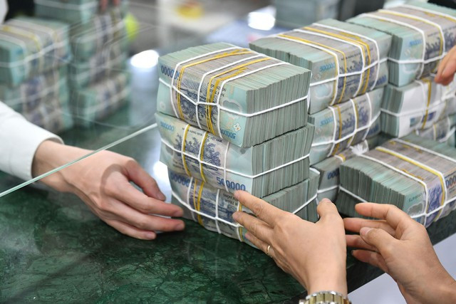 Từ ngày 1-7-2024, ở vùng III (TP. Pleiku, tỉnh Gia Lai), mức lương tối thiểu tháng là 3.860.000 đồng/tháng. Ảnh minh họa