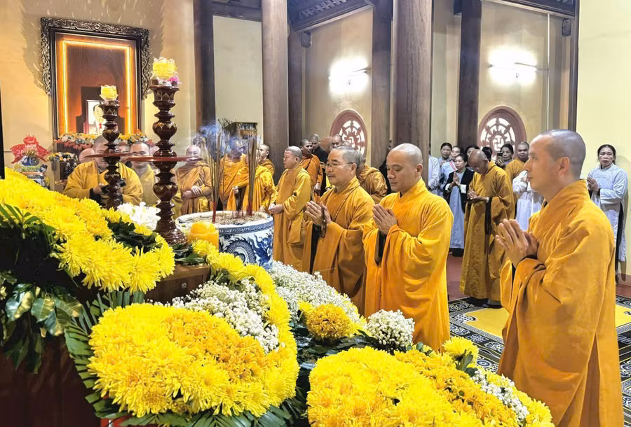 Việc tổ chức cầu siêu được thực hiện theo đúng nghi lễ Phật giáo.