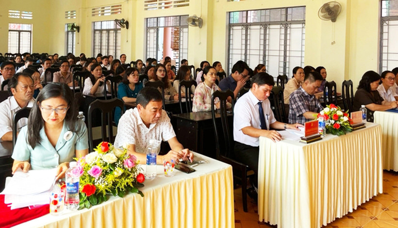 Trung tâm Chính trị thị xã An Khê khai giảng lớp trung cấp lý luận chính trị hệ không tập trung khóa học 2024-2025. Ảnh: P.N Trung tâm Chính trị thị xã An Khê khai giảng lớp trung cấp lý luận chính trị hệ không tập trung khóa học 2024-2025. Ảnh: P.N