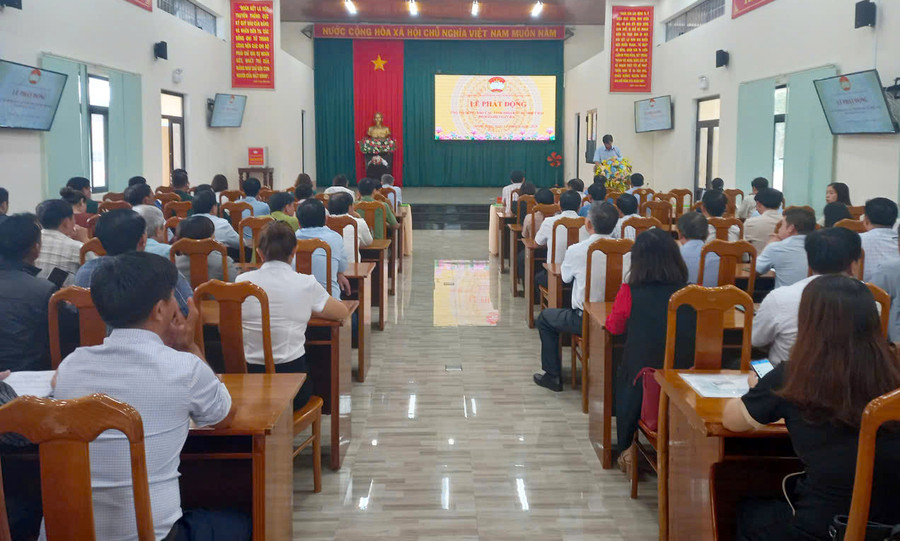 Quang cảnh lễ phát động quyên góp. Ảnh: K.H