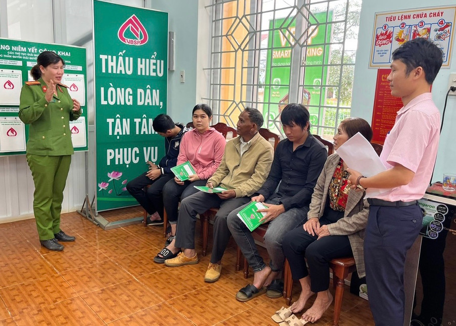 Chính sách tín dụng đối với người chấp hành xong án phạt tù được triển khai nhanh chóng, tạo điều kiện hỗ trợ cho người lầm lỡ phát triển kinh tế, xây dựng lại cuộc sống mới. Ảnh: Sơn Ca. Chính sách tín dụng đối với người chấp hành xong án phạt tù được triển khai nhanh chóng, tạo điều kiện hỗ trợ cho người lầm lỡ phát triển kinh tế, xây dựng lại cuộc sống mới. Ảnh: Sơn Ca.