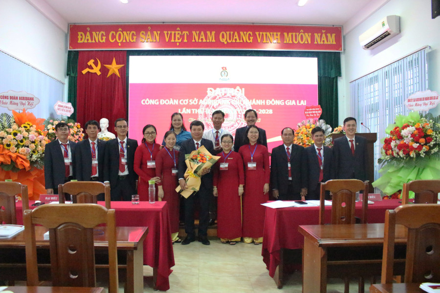 Ra mắt Ban Chấp hành Công đoàn cơ sở Agribank Chi nhánh Đông Gia Lai nhiệm kỳ 2023-2028. Ảnh: Sơn Ca. Ra mắt Ban Chấp hành Công đoàn cơ sở Agribank Chi nhánh Đông Gia Lai nhiệm kỳ 2023-2028. Ảnh: Sơn Ca.