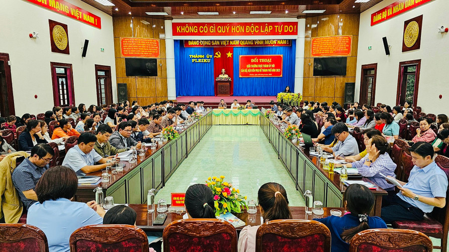 Quang cảnh buổi đối thoại. Ảnh: P.L