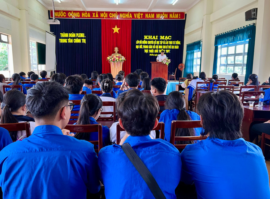 Quang cảnh lớp bồi dưỡng. Ảnh: M.N