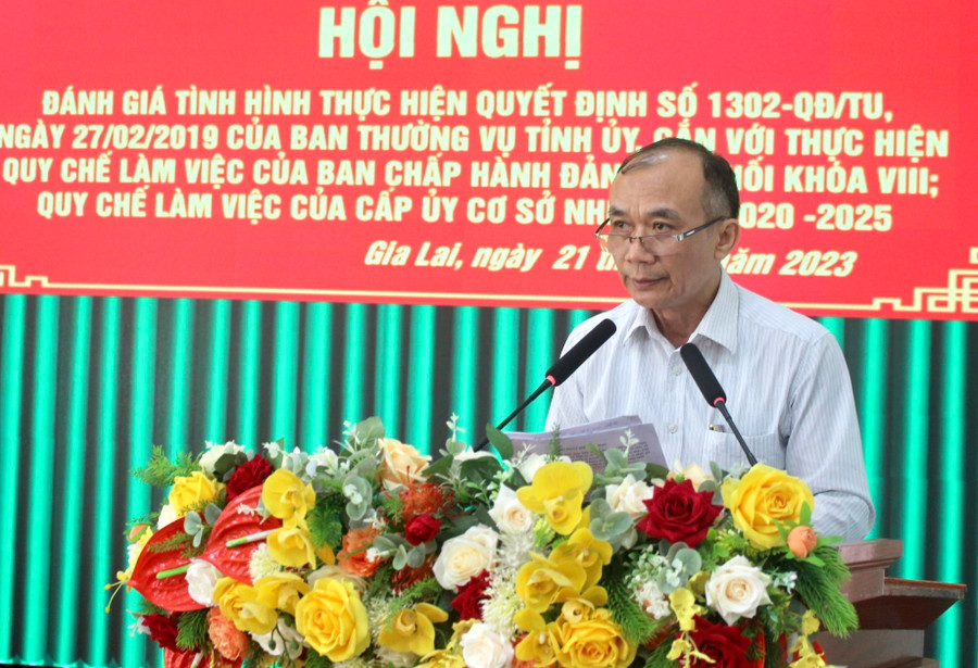 Bí thư Đảng ủy Khối Huỳnh Minh Thuận phát biểu kết luận hội nghị. Ảnh: M.N Bí thư Đảng ủy Khối Huỳnh Minh Thuận phát biểu kết luận hội nghị. Ảnh: M.N