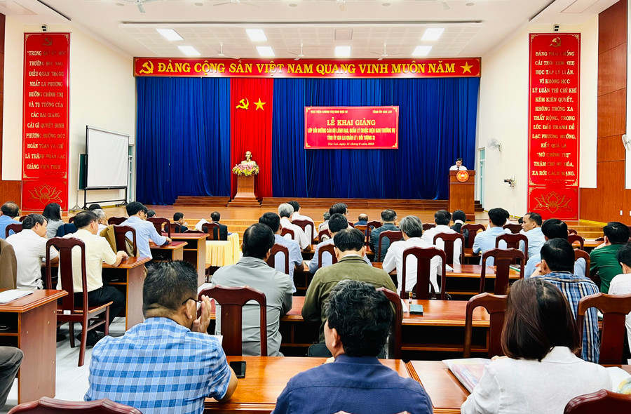 Quang cảnh lễ khai giảng lớp bồi dưỡng cán bộ lãnh đạo, quản lý thuộc diện Ban Thường vụ Tỉnh ủy Gia Lai quản lý. Ảnh: P.L