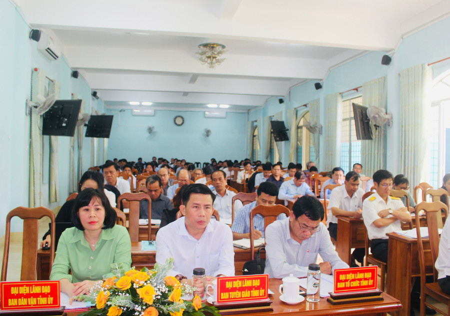 Các đại biểu tham dự hội nghị sơ kết. Ảnh: P.L