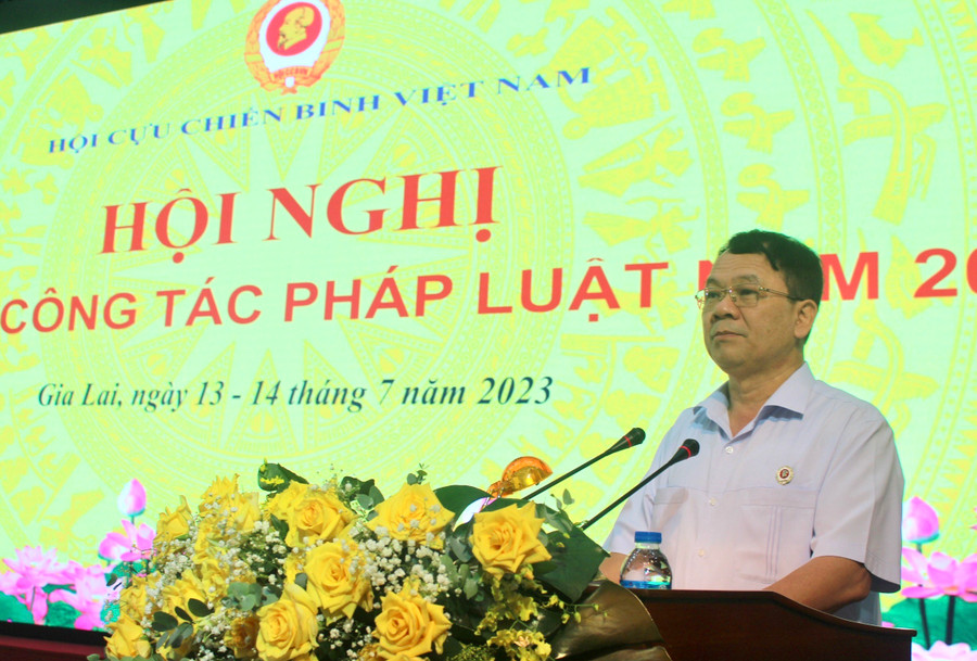 Trung tướng Khuất Việt Dũng-Phó Chủ tịch Hội Cựu chiến binh Việt Nam phát biểu tại hội nghị. Ảnh: P.L