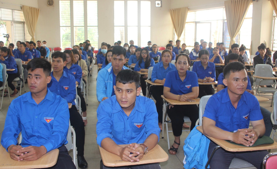 Các học viên tham gia lớp tập huấn nghiệp vụ cán bộ Đoàn cấp xã năm 2023. Ảnh: Phan Lài Các học viên tham gia lớp tập huấn nghiệp vụ cán bộ Đoàn cấp xã năm 2023. Ảnh: Phan Lài