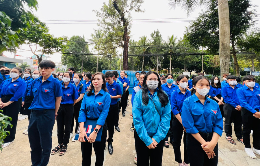 Các tình nguyện viên tham gia lễ ra quân chương trình Tư vấn-Tiếp sức mùa thi năm 2023. Ảnh: P.L