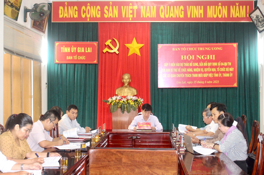 Quang cảnh hội nghị tại điểm cầu Ban Tổ chức Tỉnh ủy Gia Lai. Ảnh: P.L Quang cảnh hội nghị tại điểm cầu Ban Tổ chức Tỉnh ủy Gia Lai. Ảnh: P.L