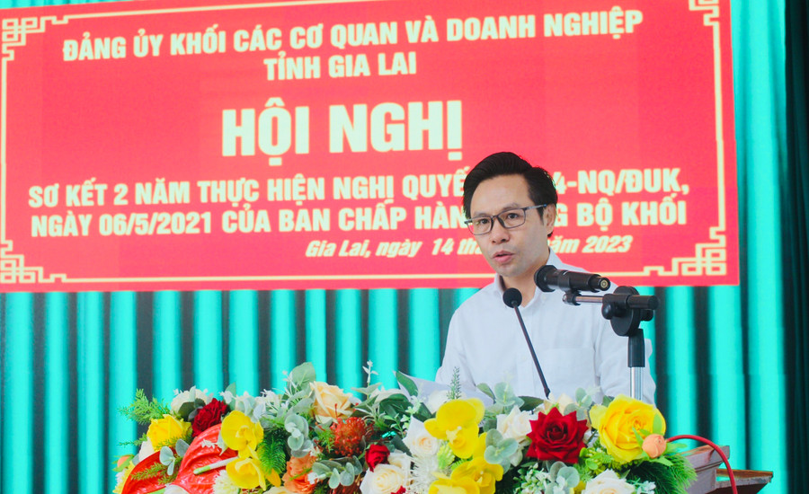 Ông Phạm Xuân Điệp-Bí thư Đảng ủy, Giám đốc Ban Quản lý các Dự án đầu tư xây dựng tỉnh trình bày tham luận tại hội nghị. Ảnh: P.L Ông Phạm Xuân Điệp-Bí thư Đảng ủy, Giám đốc Ban Quản lý các Dự án đầu tư xây dựng tỉnh trình bày tham luận tại hội nghị. Ảnh: P.L