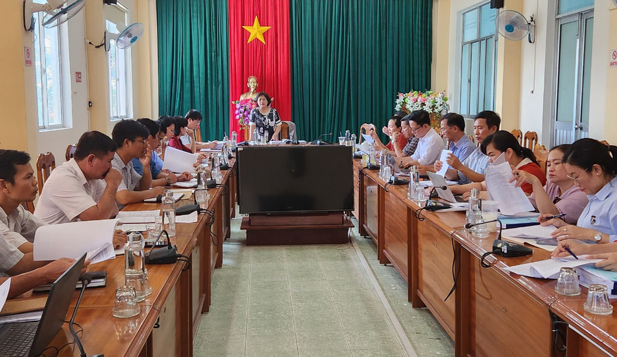 Quang cảnh buổi làm việc của đoàn giám sát HĐND tỉnh với UBND huyện Ia Pa. Ảnh: Ngọc Sang