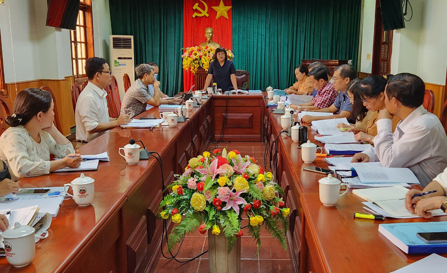 Quang cảnh buổi làm việc của đoàn giám sát HĐND tỉnh với UBND tỉnh và Sở Tài nguyên và Môi trường. Ảnh: Ngọc Sang