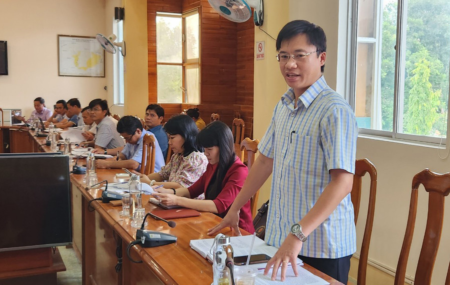 Ông Huỳnh Văn Trường-Chủ tịch UBND huyện Ia Pa nêu kiến nghị với đoàn giám sát. Ảnh: Ngọc Sang