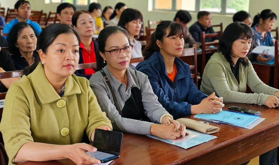 Các học viên tham gia lớp tập huấn nghiệp vụ công tác Hội CTĐ. Ảnh: Phạm Ngọc Các học viên tham gia lớp tập huấn nghiệp vụ công tác Hội CTĐ. Ảnh: Phạm Ngọc