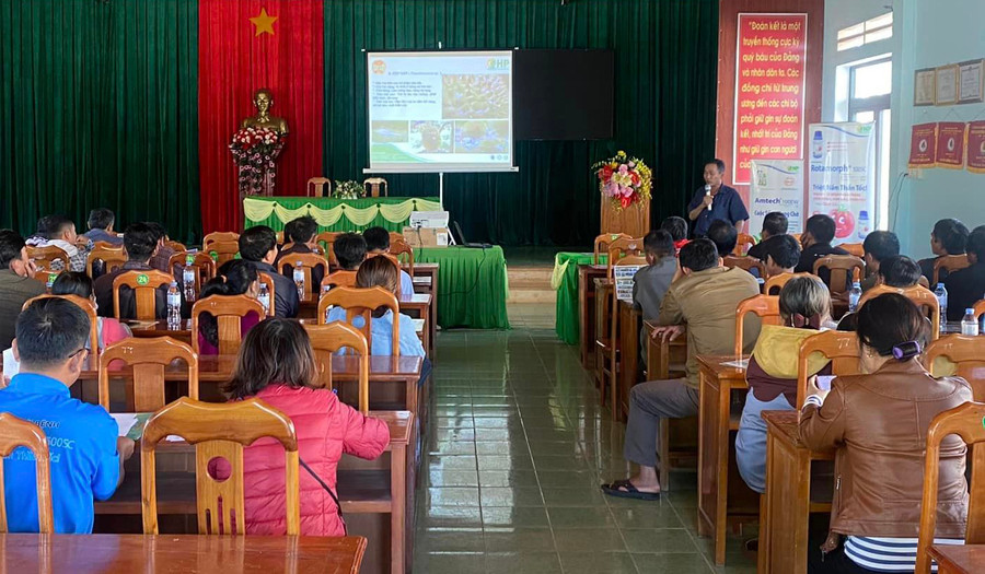 Quang cảnh buổi tập huấn. Ảnh: Nguyễn Ngọc