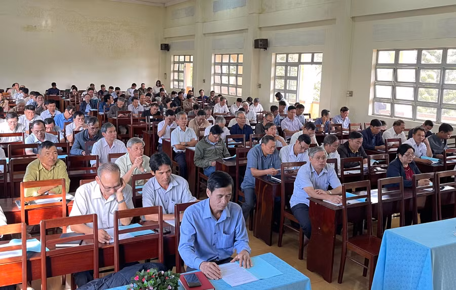 Lớp bồi dưỡng có gần 180 trưởng thôn, tổ trưởng tổ dân phố của 22 xã, phường trên địa bàn TP. Pleiku tham gia. Ảnh: Phạm Ngọc