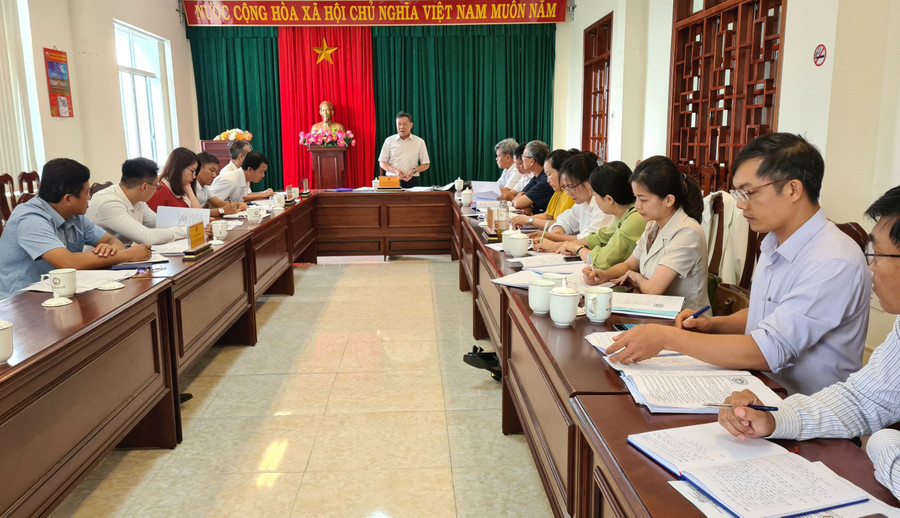 Quang cảnh buổi làm việc của đoàn giám sát với UBND thị xã An Khê. Ảnh: Ngọc Sang Quang cảnh buổi làm việc của đoàn giám sát với UBND thị xã An Khê. Ảnh: Ngọc Sang