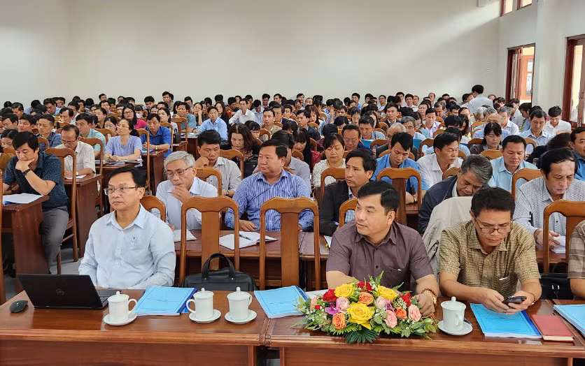 Quang cảnh buổi tập huấn về công tác tổ chức kỳ thi tốt nghiệp THPH năm 2023. Ảnh: Ngọc Sang