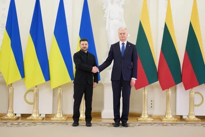 Tổng thống Ukraine Volodymyr Zelensky hội đàm với Tổng thống Litva Gitanas Nauseda tại thủ đô Vilnius. Ảnh: X