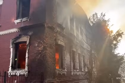 Hiện trường vụ trường cao đẳng nghề ở Lugansk bị tấn công ngày 22-5. Ảnh: RT