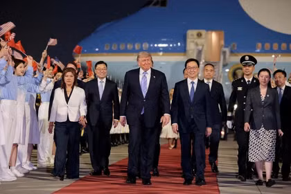 Tổng thống Mỹ Donald Trump bắt đầu thăm Trung Quốc