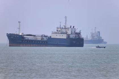Iran chặn 6 tàu tại eo biển Hormuz